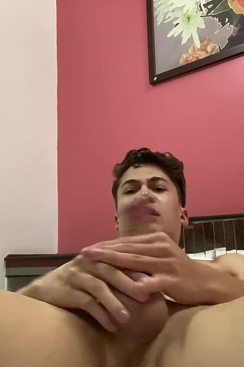 Sevimli Danny mastürbasyon yapmayı seviyor
