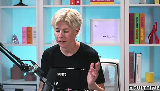 Эксгибиционизм, секстинг и развитие Lilly Bell | Время для взрослых, подкаст