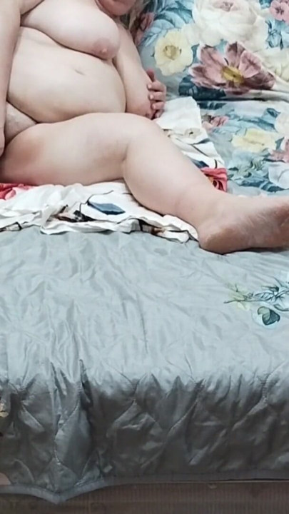 Mother-in-law masturbates big creamy pussy with a toy | Clip 1