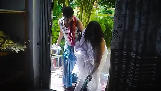 Bhabhi ko dhudh nahlaya uske baad chudai kiya