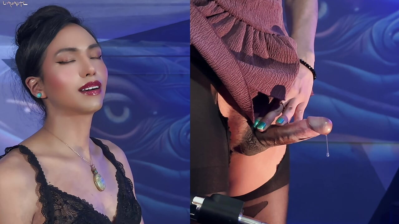 Pau duro espreitando debaixo da minha saia