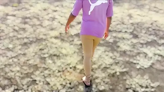 Hintli köylü kız açık havada sıkı amcığı sikiyor xxx video viral mms video