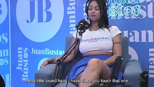 Güzel memeli yağlanmış latin kataleya ross boşalana kadar vibratör makinesine zıplıyor! Juan Bustos Podcast