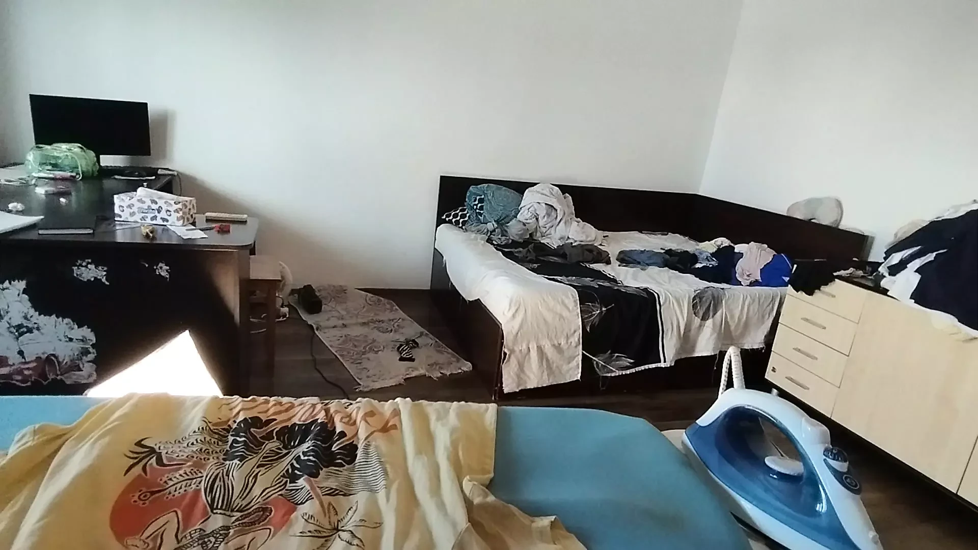 Sexy wife doing housework naked. Brunette, hairy pussy, big ass, big tits. Sexy mom massages herself with a vibrator.