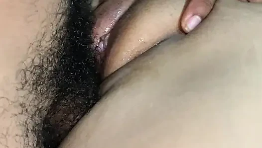 Reibe meine lippen zusammen und die ejakulation endet in meiner jungfräulichen indischen tamilischen muschi x video