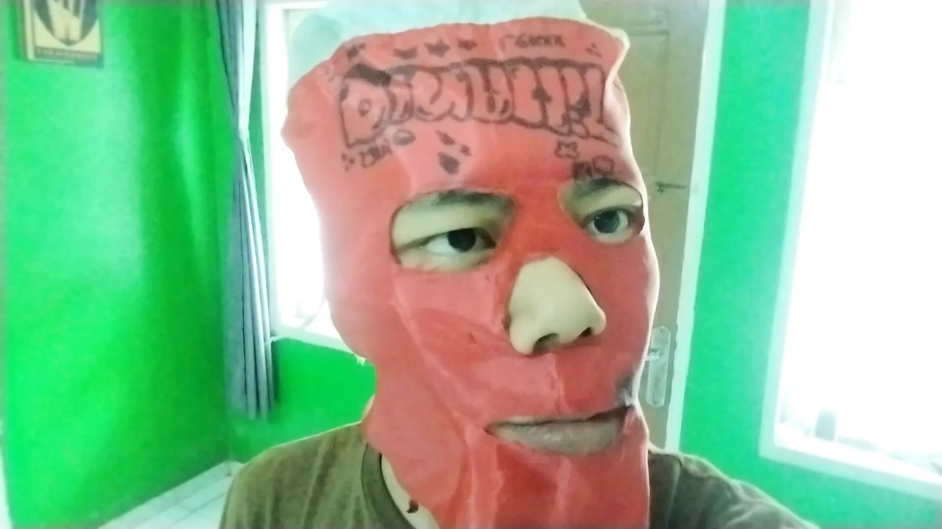 独自在家享受安静的一天，完全自由，良好的能量和积极的氛围
