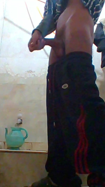 Must-see moment from "Pakistani boy in bathroom"