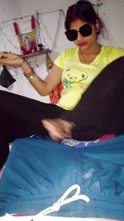 Water came out of the hand of brother-in-law's penis, desi sexy video, sexy video, sex video.
