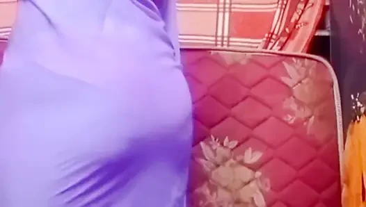 Hintli Hintli tamil evli kadın renu çıplak canlı çağrı vibratör göğüsleri amcığı azdırıyor büyük göt ateşli sesi açıyor! Renuraj
