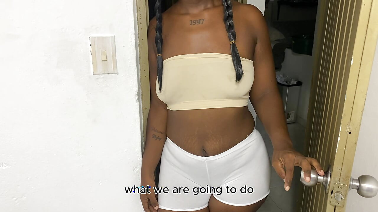 She goes to the doctor to change her prostheses and the doctor puts his cock in her