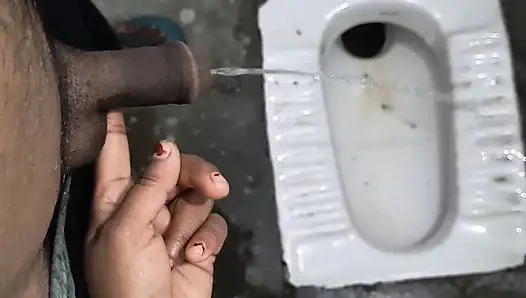 Nur pissen von indischem bhabhi