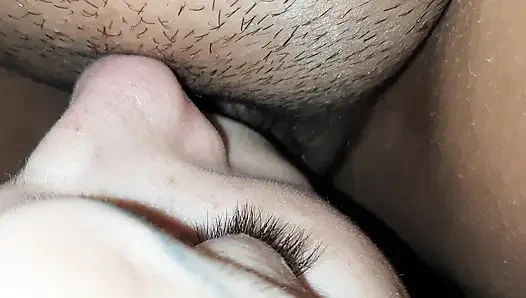 Lesbische dominanz mit fußfetisch, facesitting und fingern