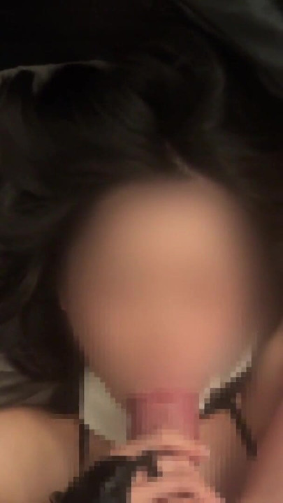 [Private Filming] Happily Sucking a Big During Cowgirl Fellatio | Clip 1