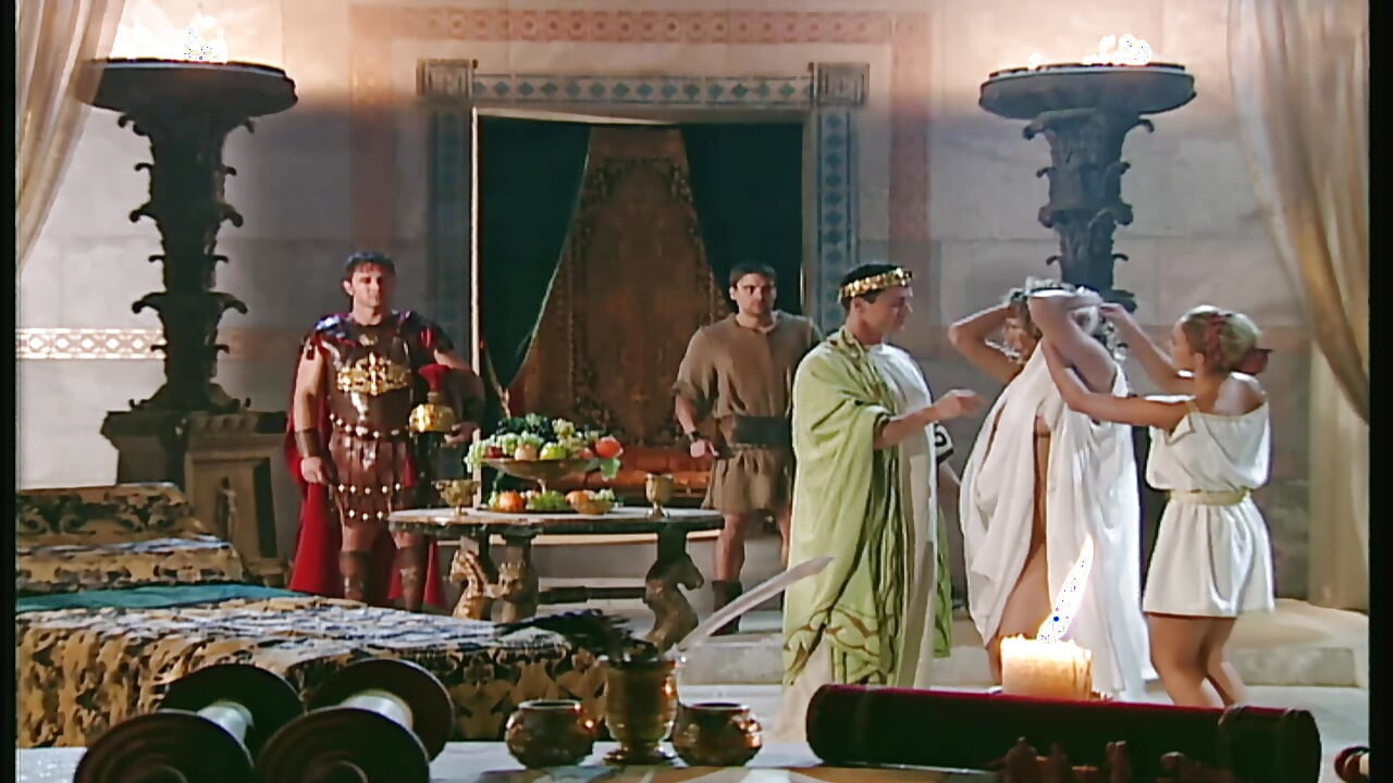 古代ローマの素晴らしいアナルとレズビアンのセックスシーン..