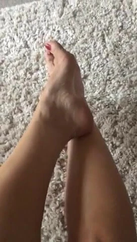 Girlfriend foot show