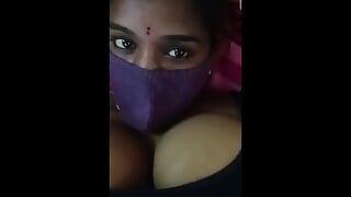 Telugu stiefschwester, dicke möpse, geschwollene brustwarzen massieren schmutziges reden für stiefbrust