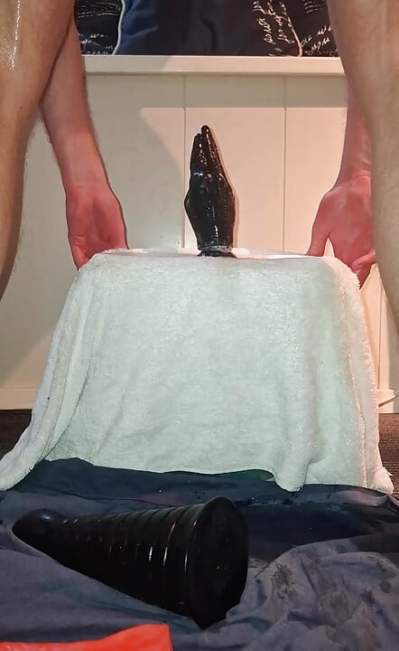 Solo gay anal play - huge dildo's and pissing orgasm