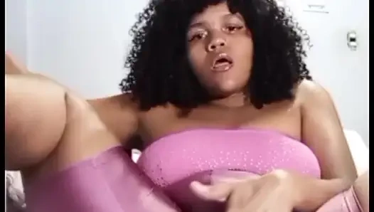 Großer arsch wackelt und haarige muschi squirtet