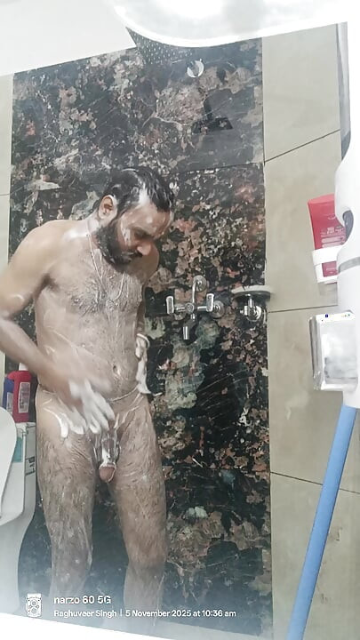 Police wale uncle gand maarte hue