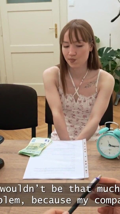 HUNT4K. Knuller den trange fitta hennes nær hanrei | Klipp 1