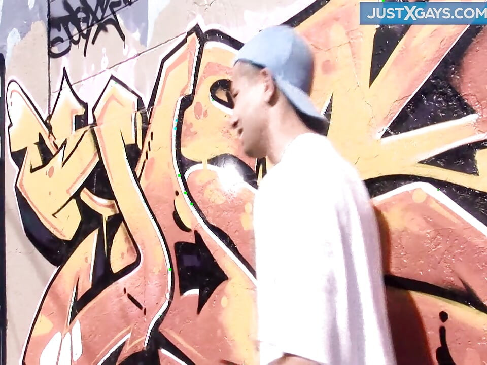 Who wants to fuck me hard?