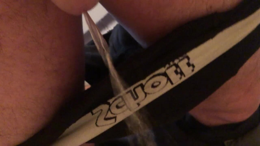 Za one koji bi željeli vidjeti moj kurac kako piša!? ...