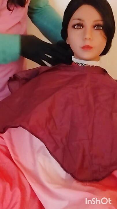 Lindsey haircutting cape modeling session busty sex doll