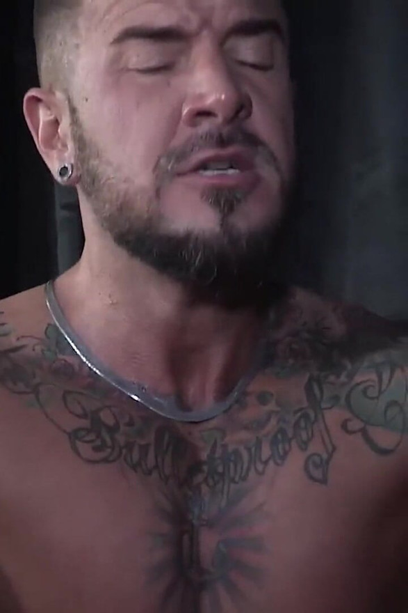 Barebackthathole Ryan Carter Fucked by Hung Dolf Dietrich