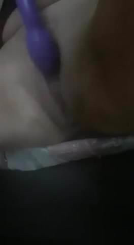 Masturbazione in fica con dildo viola xx