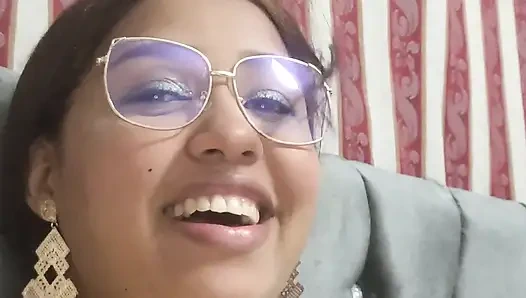 Gözlüklü büyük memeli latin büyük yarağımı emiyor