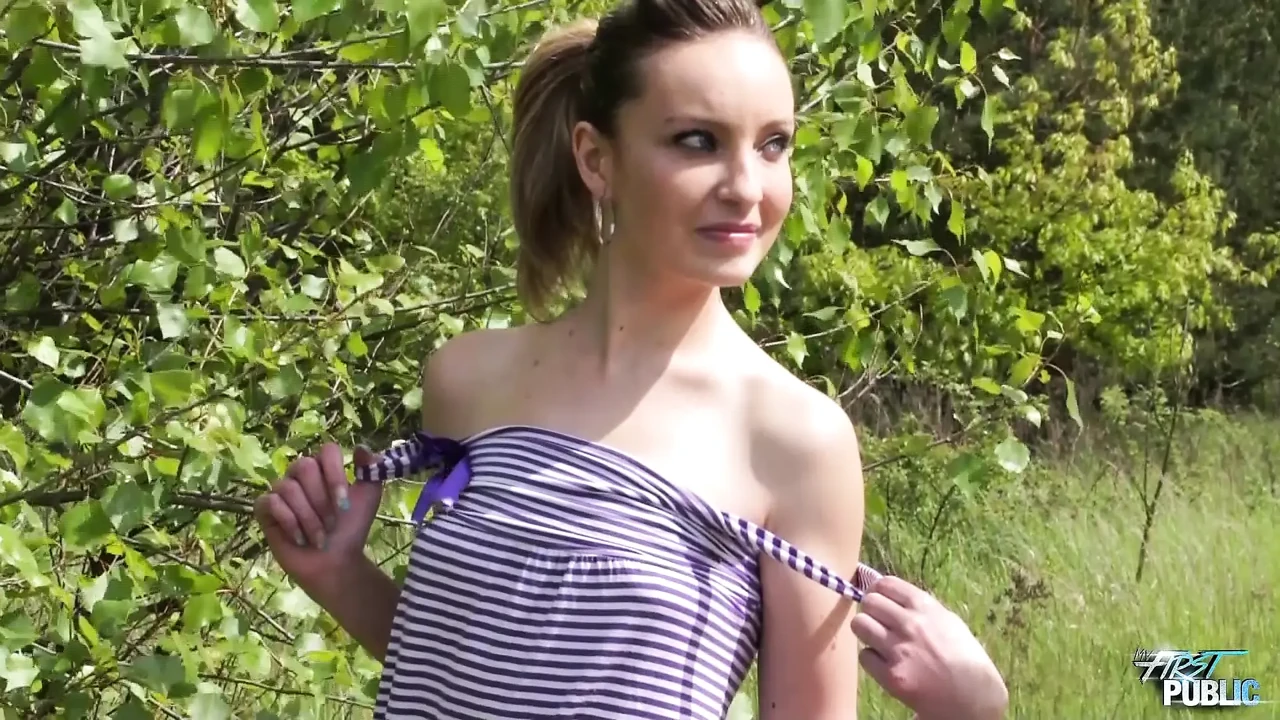Sexy Blonde Confusion - Pavlina