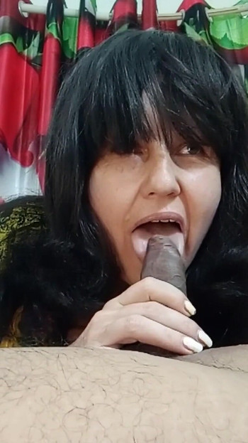 Uzbudljiv trenutak iz "Stidljive djevojke ne sviđa se njezin porno casting s velikim crnim kurcem"