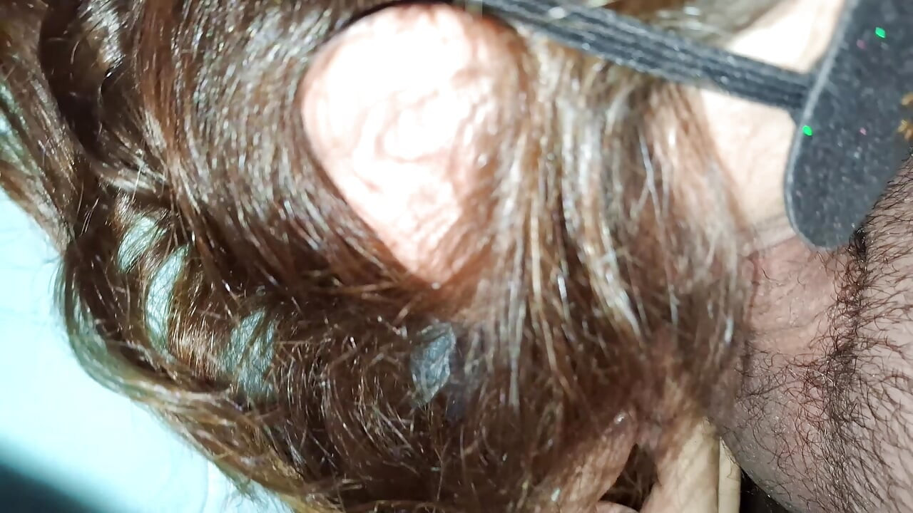 Pušenje kurca i gutanje moje vruće guste sperme od strane maskiranog stranca