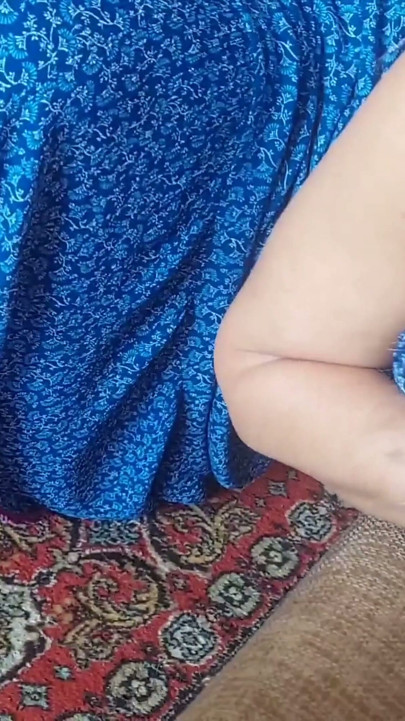 Selena's Close up Feet Posing and Blowjob Swallow
