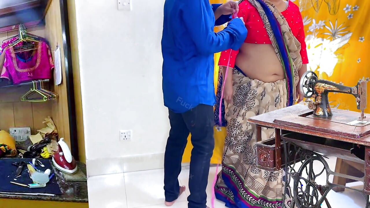 (indian Darji) Tailor Ne Badi Gand Wali Ayesha