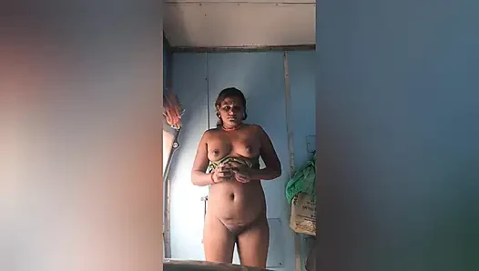 Muslim Outdor video.I met a girl in an auto and took her home to work at a beauty parlor and fucked her.