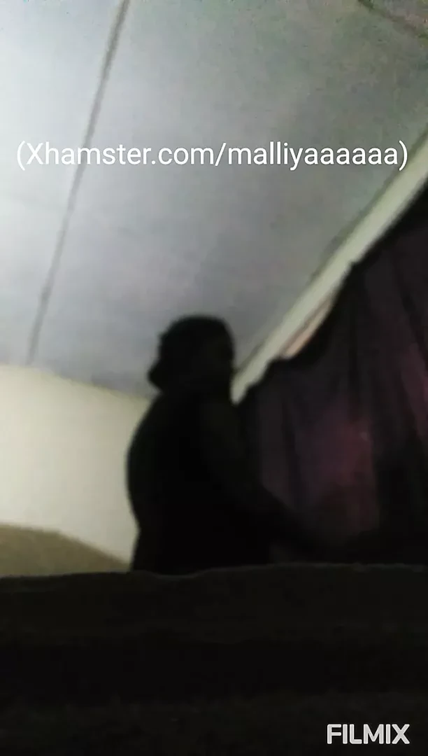 Sri Lankan Spa girl gives handjob and talks dirty 2021