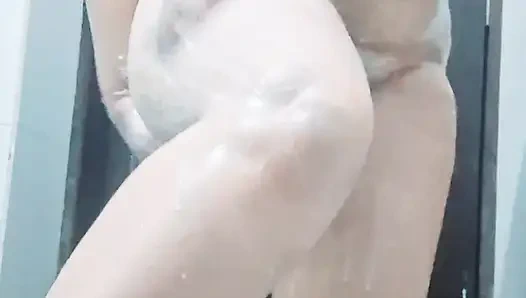 Desi indian girl 20 year old bathroom video riya desi hot indian