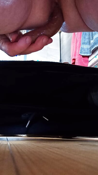 Dugi bog analni seks