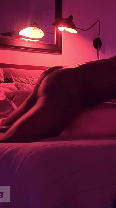 Ο μαλακός αφέντης την κάνει να χύνει μετά από ώρες