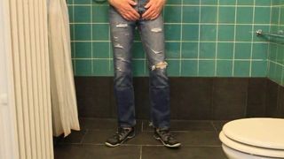 my tight ripped Levis 507