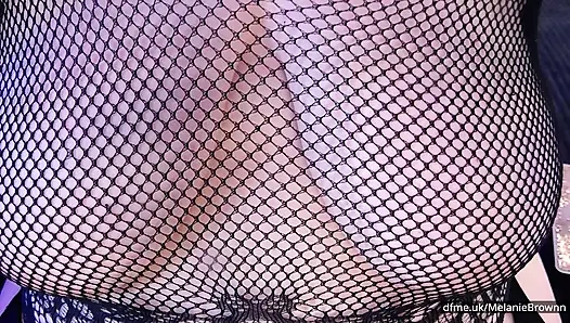 Flirty talk, das sich tatsächlich echt anfühlt. intensive solo-masturbation, neckende show, Füße, gut tonierte beine!