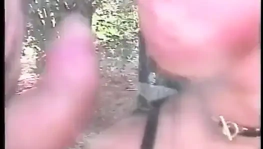Endy si cewek imut dengan pantat bahenol lagi asik ngentot kontol pria ini pakai dildo di seks threesome biseksual