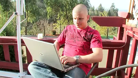 Ngentot kaki itu untuk kontol yang perkasa