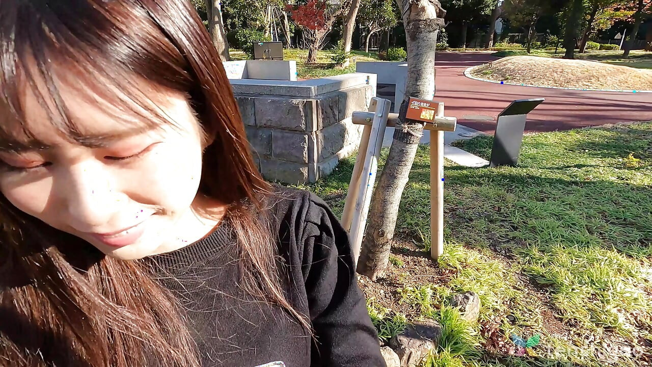Gravure Model Miss Hitomi Kanzaki Gets Soapy in the Shower