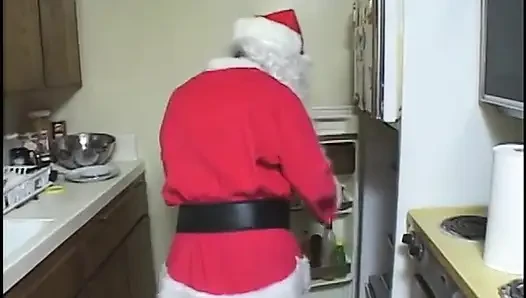 Noel Baba'nın güzel bir oral seks için gelmesini izle