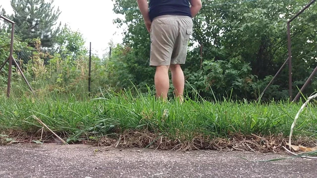 Jerk and piss in garden