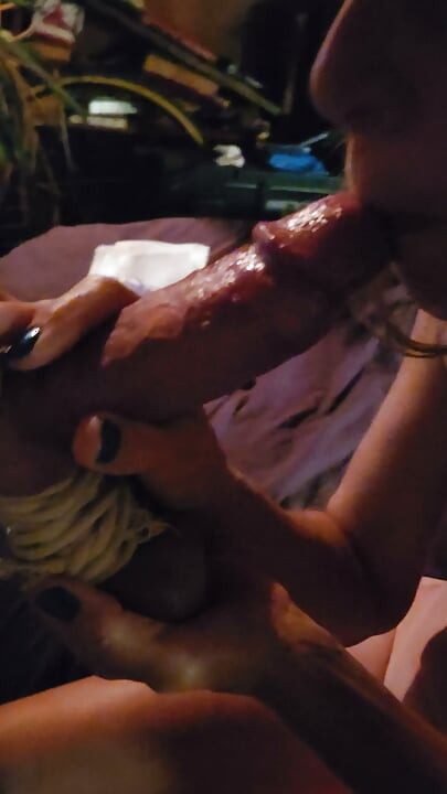 Goode Girl Has Rope Play and Ballbusting Fun