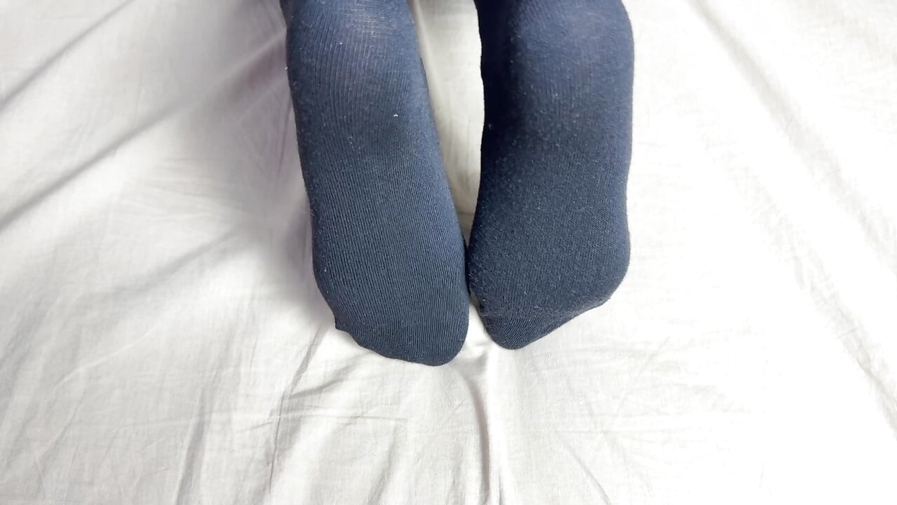 Solo girlfriend with rubber dick toy