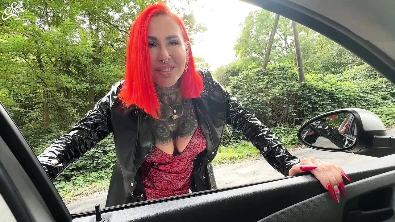 Perverted street hangout! Puss in Boots Bitch Fucks Without Rubber